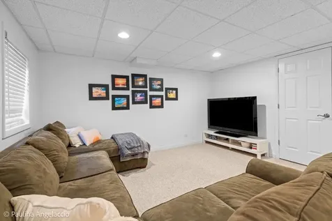 986 Commonwealth Court Barrington IL 60010