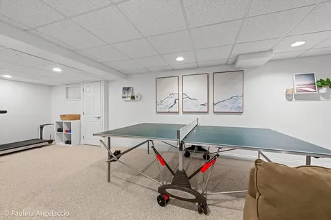 986 Commonwealth Court Barrington IL 60010