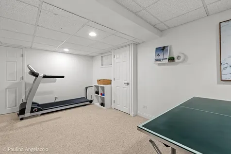 986 Commonwealth Court Barrington IL 60010
