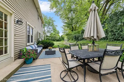 986 Commonwealth Court Barrington IL 60010