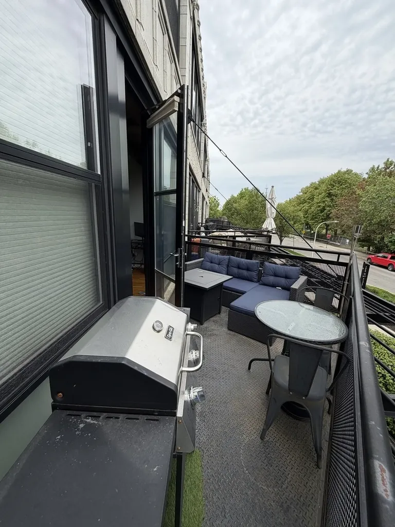 1069 West 14th Place Chicago IL 60608