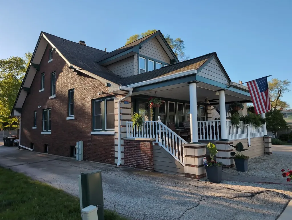 417 North Hough Street Barrington IL 60010