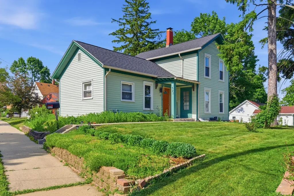 327 Silver Street Elgin IL 60123