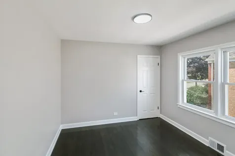 2263 South 14th Avenue North Riverside IL 60546
