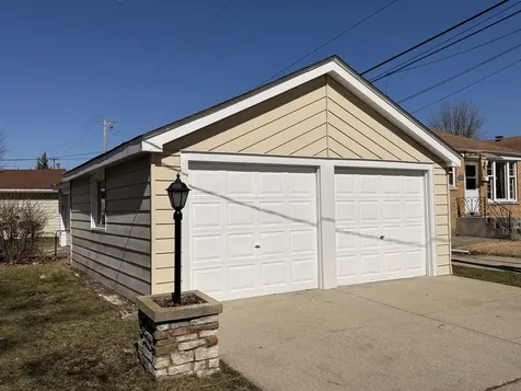 2263 South 14th Avenue North Riverside IL 60546