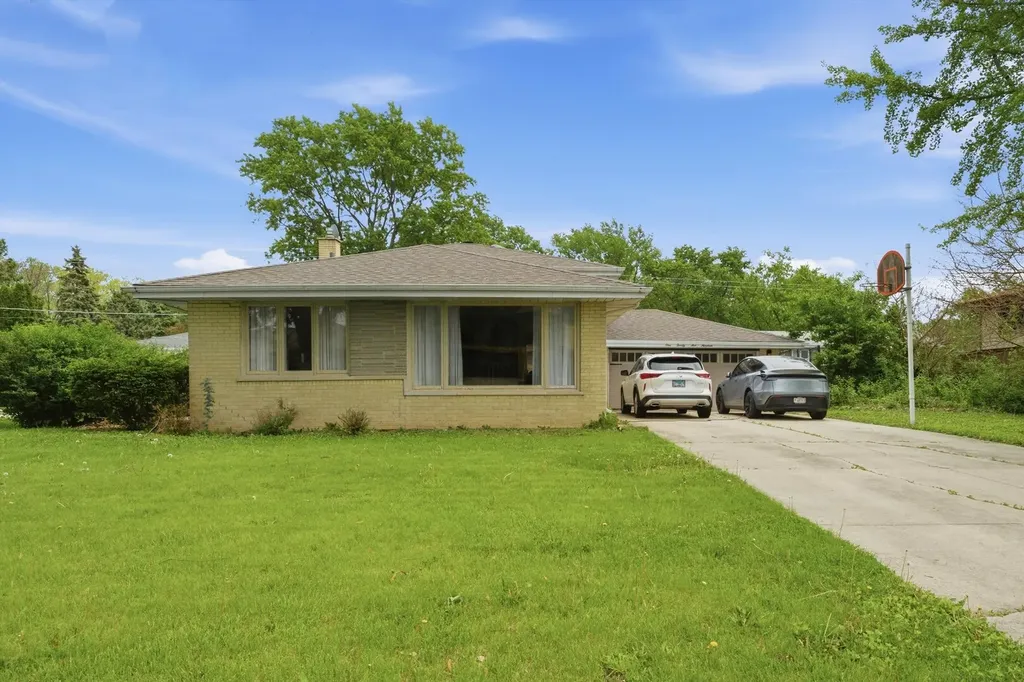 12519 South Menard Avenue Palos Heights IL 60463