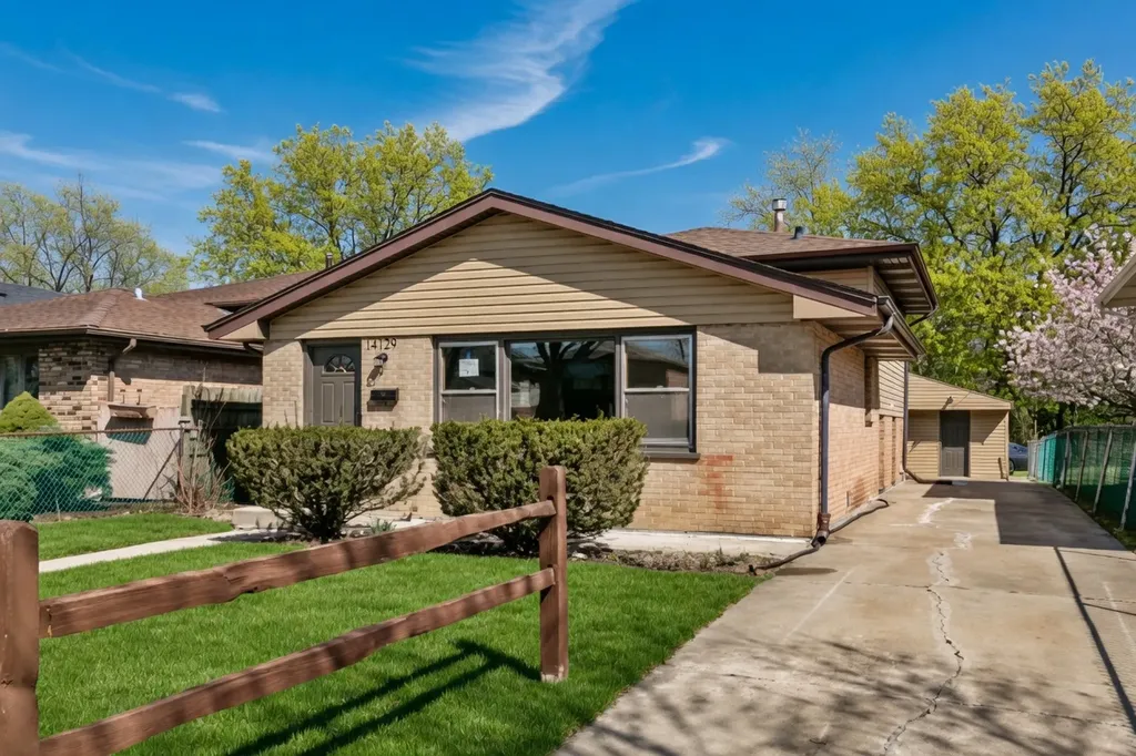 14129 South Hoxie Avenue Burnham IL 60633