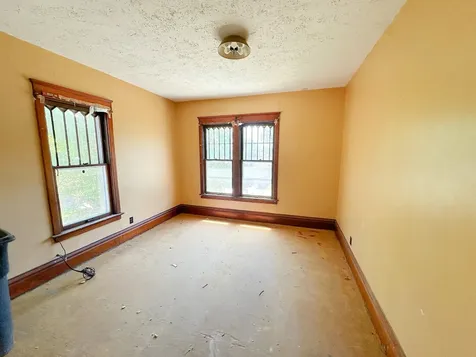 319 South Monroe Street Streator IL 61364