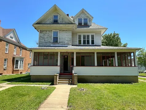 319 South Monroe Street Streator IL 61364