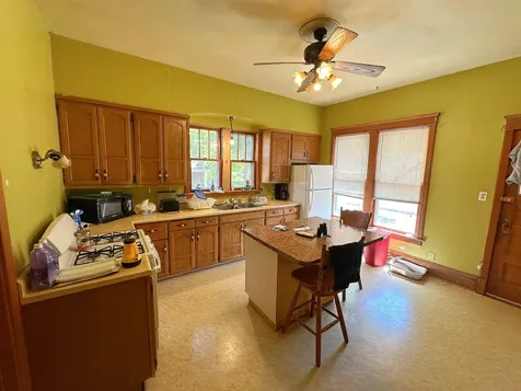 319 South Monroe Street Streator IL 61364