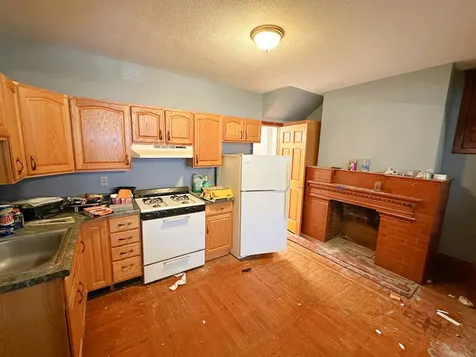319 South Monroe Street Streator IL 61364