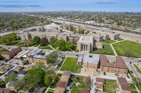 2135 East 87th Street Chicago IL 60617