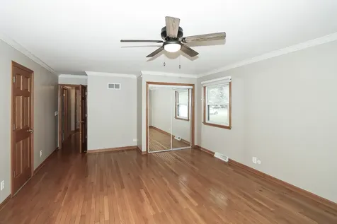 5019 Burman Drive Crystal Lake IL 60014