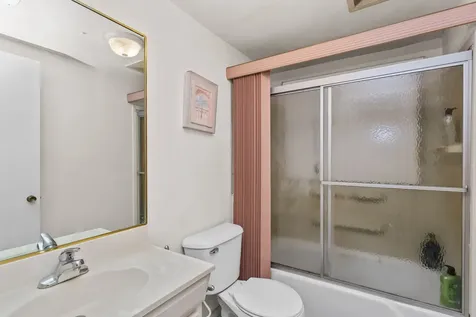 7638 Maple Street Morton Grove IL 60053