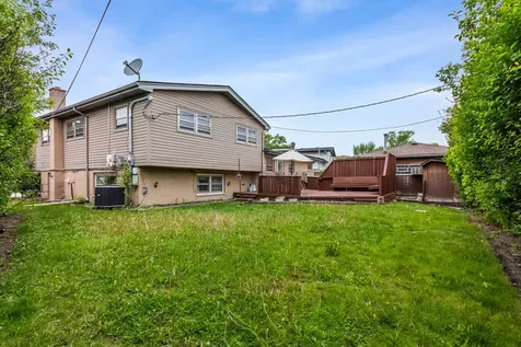 7638 Maple Street Morton Grove IL 60053