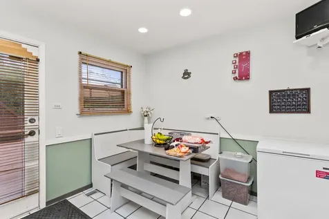 7638 Maple Street Morton Grove IL 60053