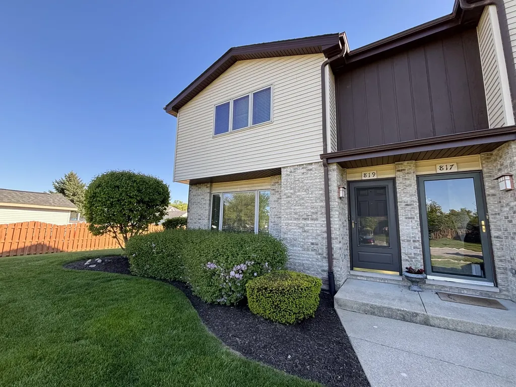 819 Sojourn Road New Lenox IL 60451