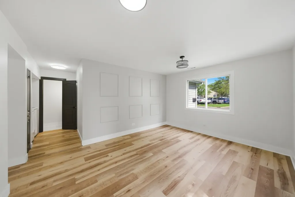 527 Alton Court Carol Stream IL 60188