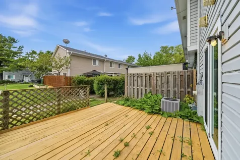 527 Alton Court Carol Stream IL 60188
