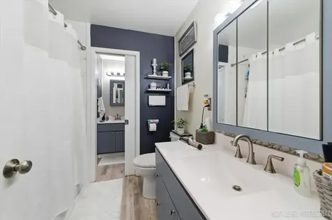 332 South Elmwood Drive Aurora IL 60506