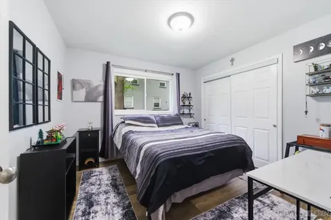 332 South Elmwood Drive Aurora IL 60506