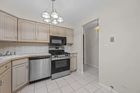 2100 Valencia Drive Northbrook IL 60062