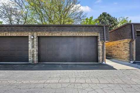 2100 Valencia Drive Northbrook IL 60062