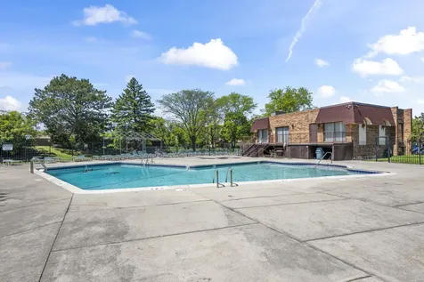 2100 Valencia Drive Northbrook IL 60062