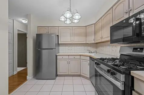 2100 Valencia Drive Northbrook IL 60062