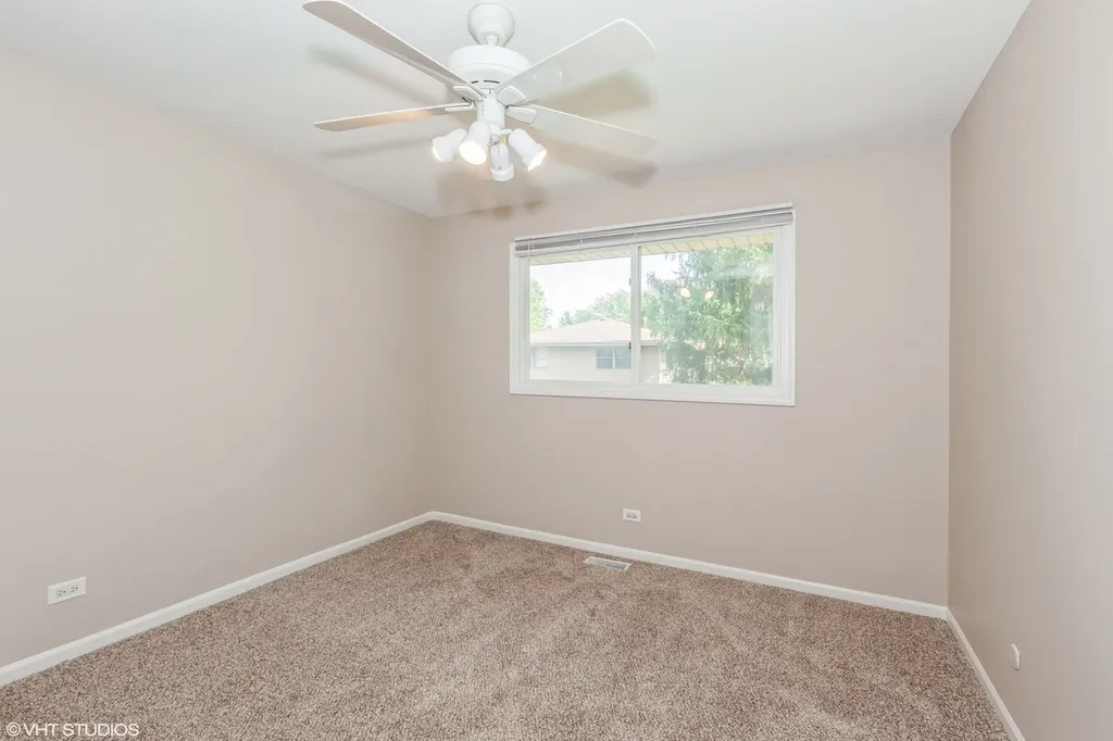 98 Quail Hollow Court Naperville IL 60540