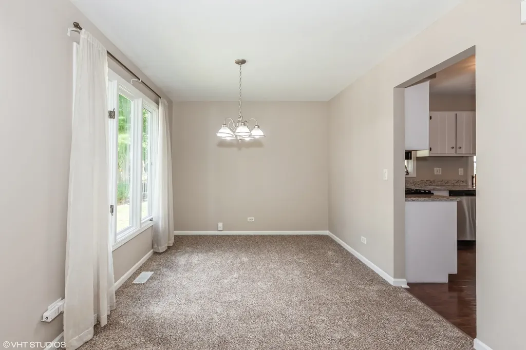 98 Quail Hollow Court Naperville IL 60540