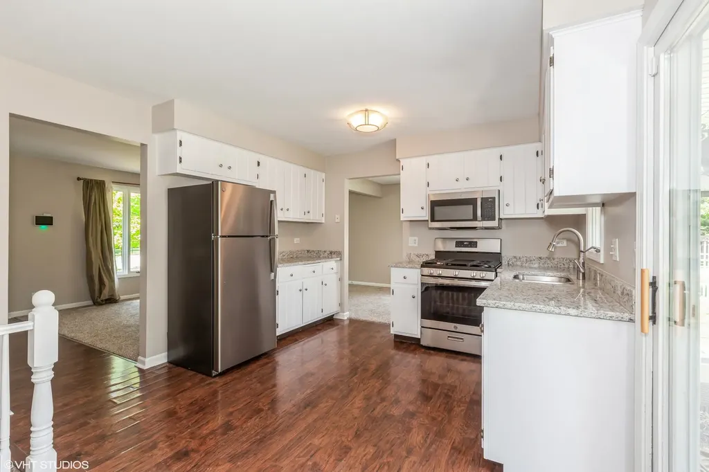 98 Quail Hollow Court Naperville IL 60540