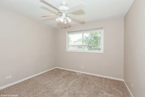 98 Quail Hollow Court Naperville IL 60540