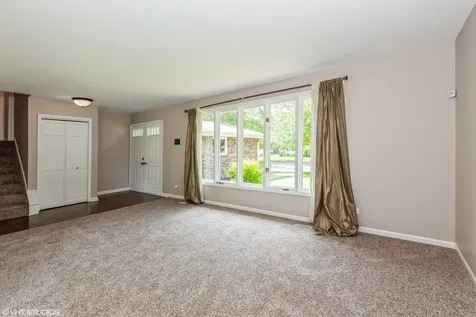 98 Quail Hollow Court Naperville IL 60540
