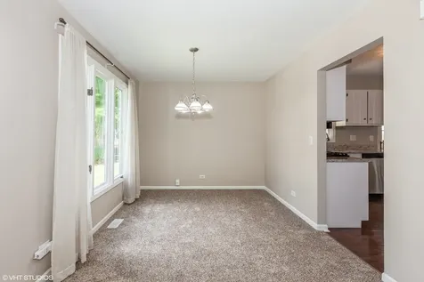 98 Quail Hollow Court Naperville IL 60540