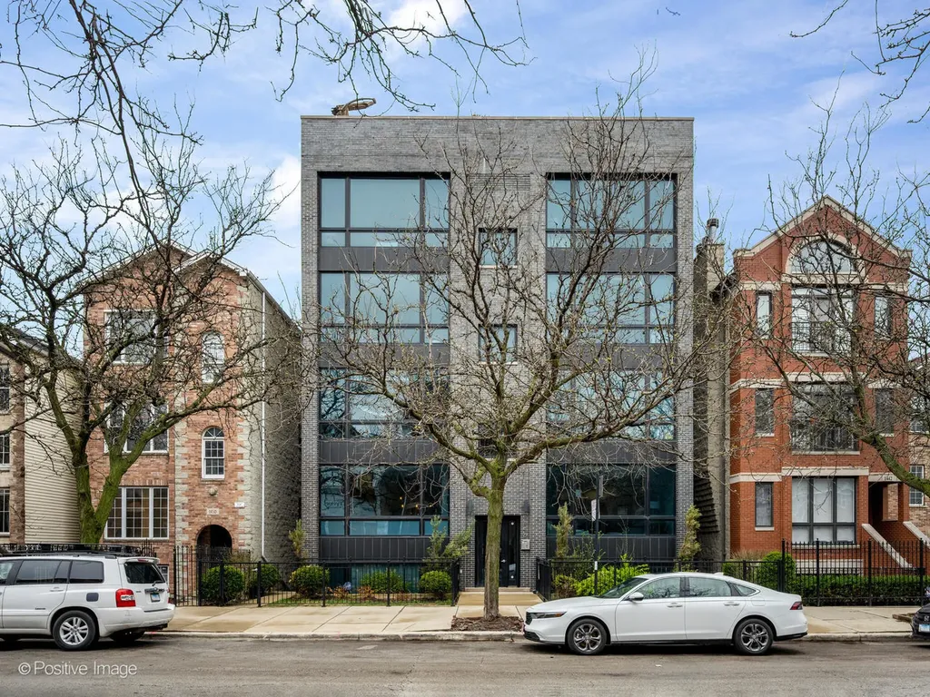 1446 West Cortez Avenue Chicago IL 60642