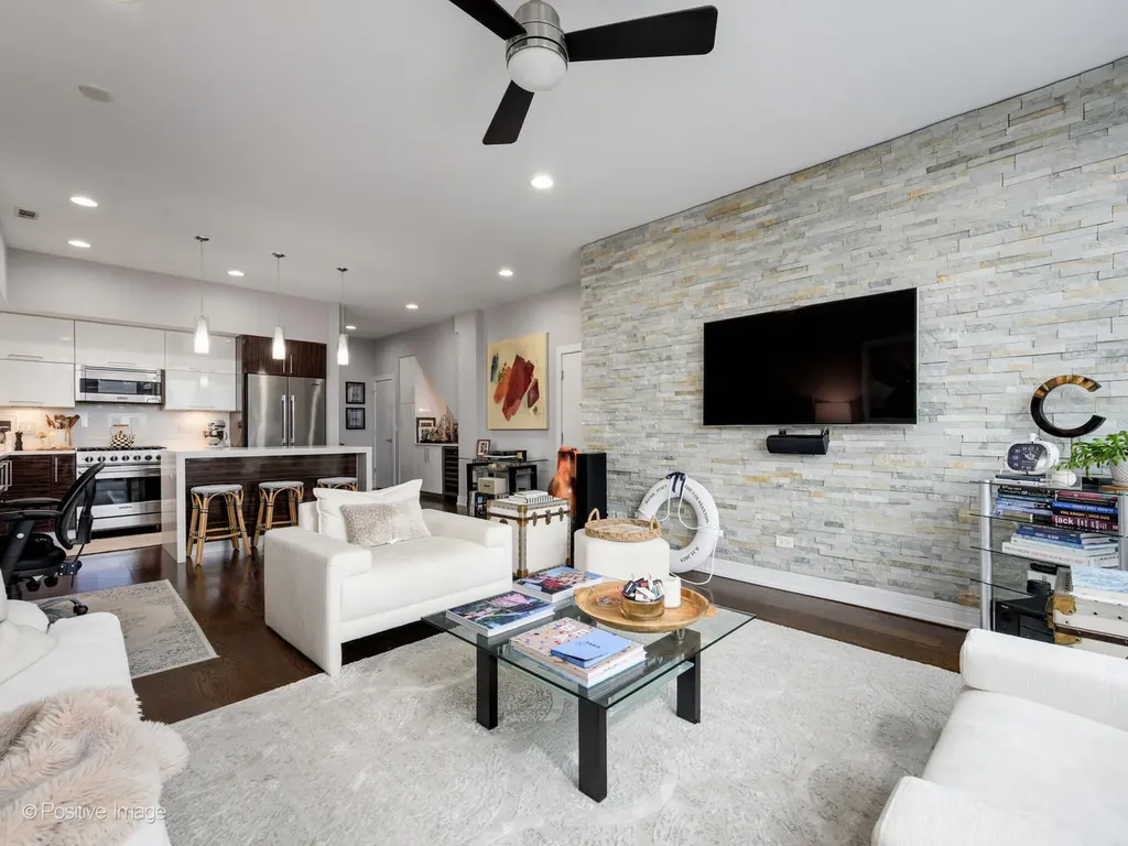1446 West Cortez Avenue Chicago IL 60642