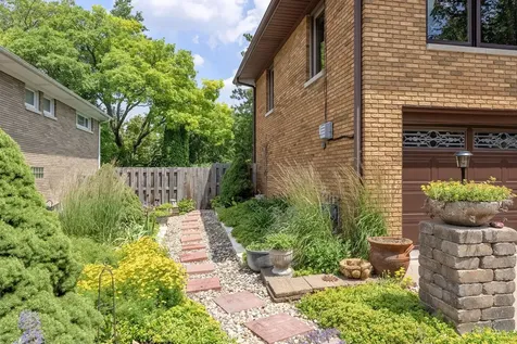 615 20TH Avenue Court East Moline IL 61244