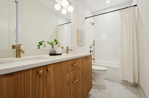 2246 West Lyndale Street Chicago IL 60647