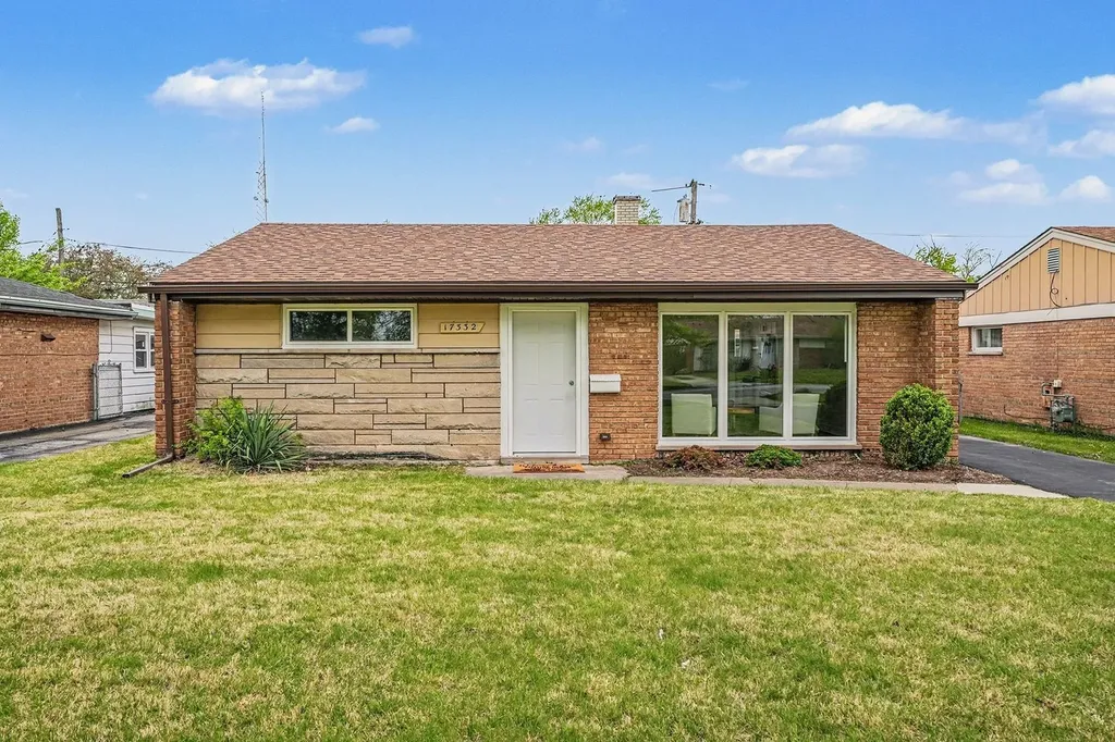 17332 Lorenz Avenue Lansing IL 60438