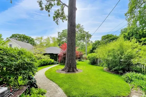2624 Thayer Street Evanston IL 60201