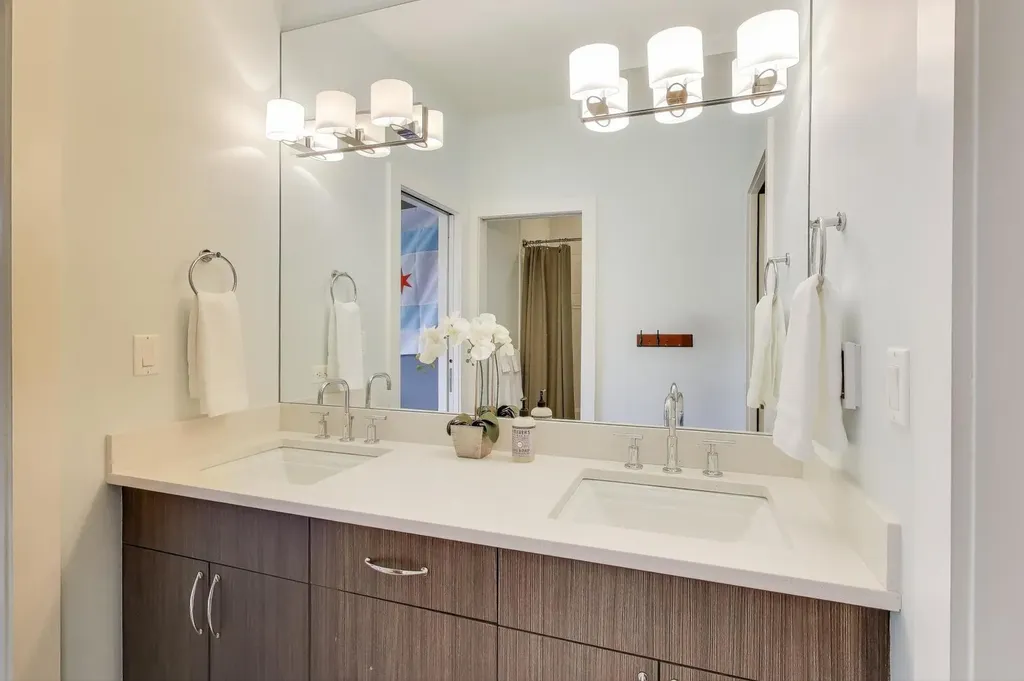 1856 West Huron Street Chicago IL 60622
