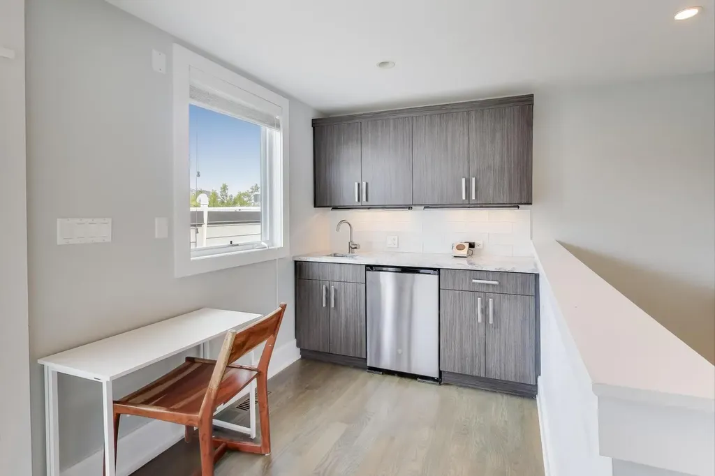 1856 West Huron Street Chicago IL 60622