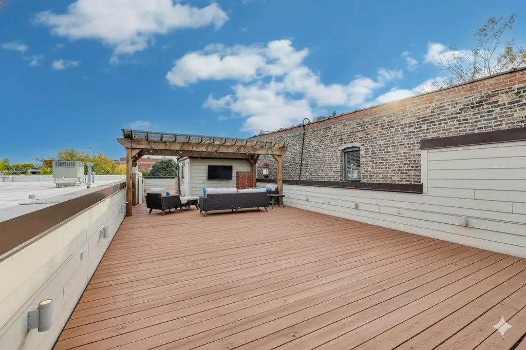 1856 West Huron Street Chicago IL 60622