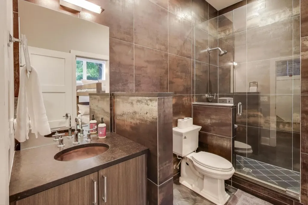 1856 West Huron Street Chicago IL 60622