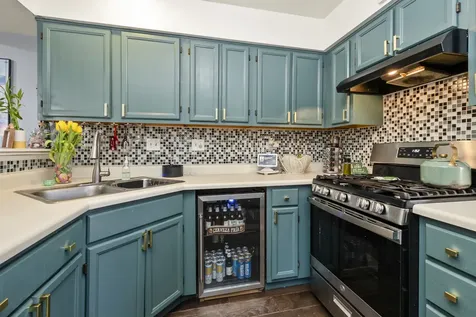 2108 Glasgow Court Hanover Park IL 60133