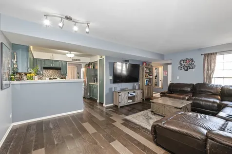 2108 Glasgow Court Hanover Park IL 60133