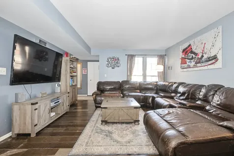 2108 Glasgow Court Hanover Park IL 60133