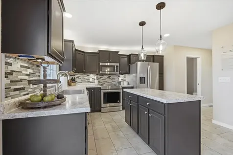 3920 Brookline Lane Bloomington IL 61705