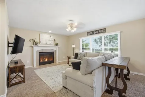 3920 Brookline Lane Bloomington IL 61705
